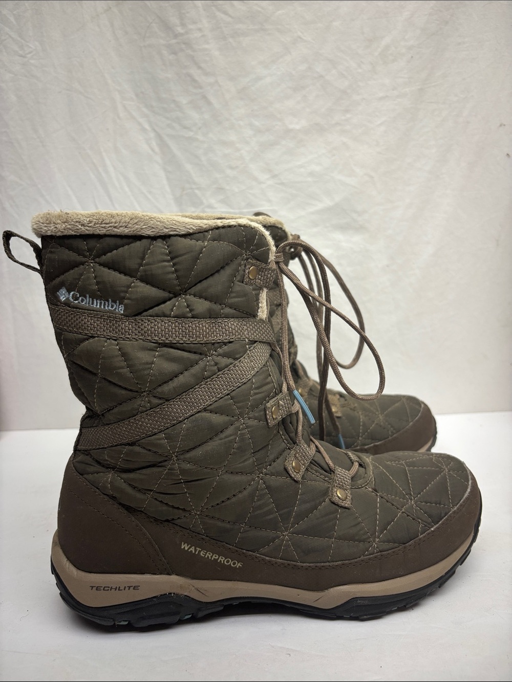 Columbia Women's Quilted Waterproof Winter Boots, SZ 9, box 85